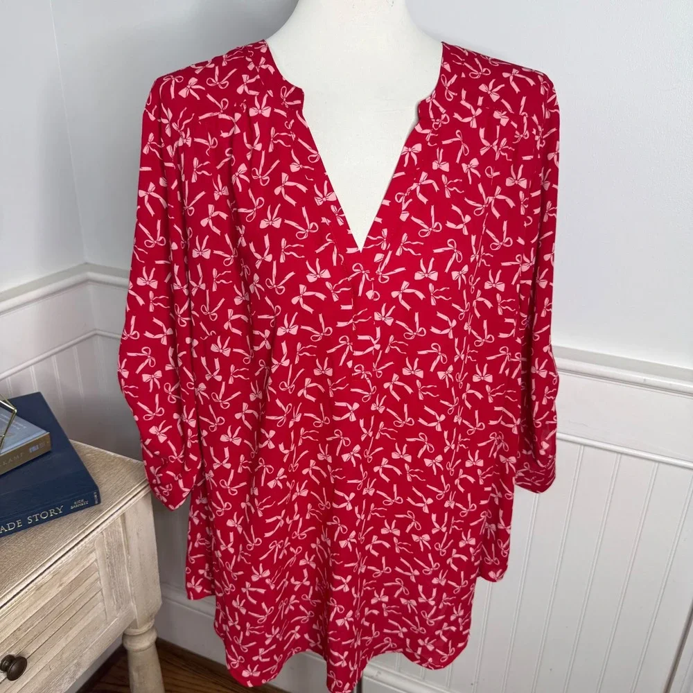 Torrid Harper Red Bow Print V-Neck Roll Tab Sleeve Blouse Plus Size 3 NEW